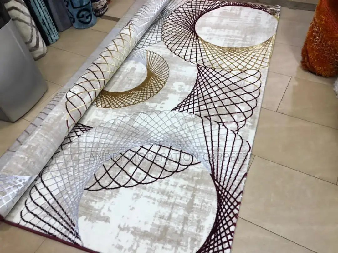 Center Carpets