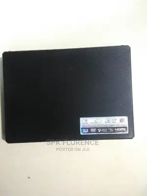 Wired Streaming 3D Blu-Ray Disc/DVD Player