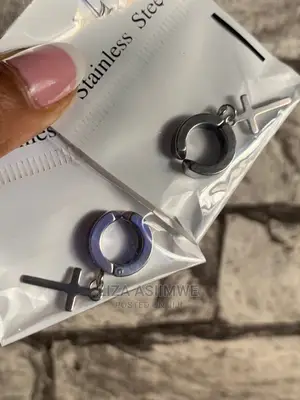 Men’S Ear Clippers Available