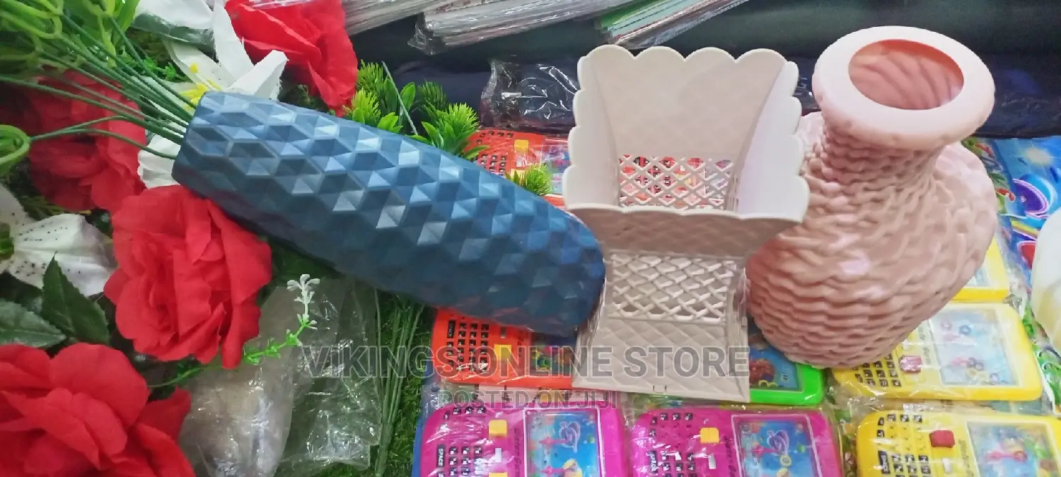 Flower Plastic Vases