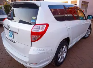 Toyota Vanguard 2009 White