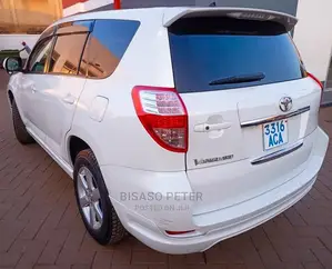 Toyota Vanguard 2009 White