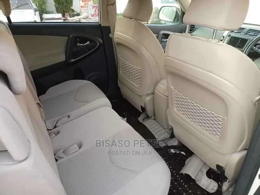 Toyota Vanguard 2009 White