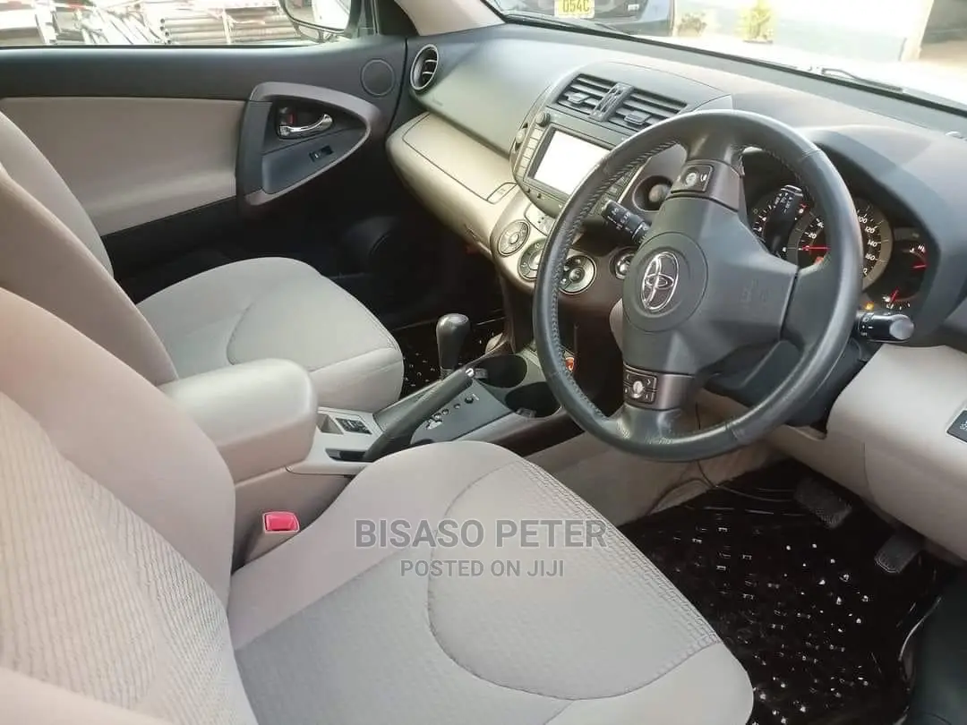 Toyota Vanguard 2009 White