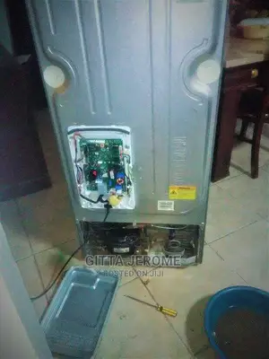 Chill Freezers and Fridge Repairs / Mechanic
