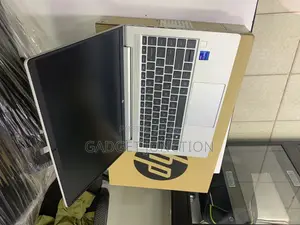 New Laptop HP ProBook 440 G8 8GB Intel Core I7 SSD 512GB
