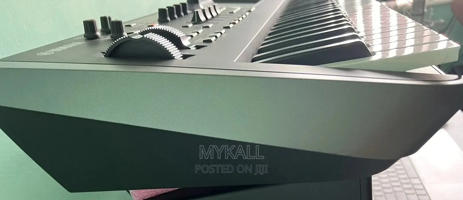 Yamaha MODX 6, 61 Key Synthesiser.