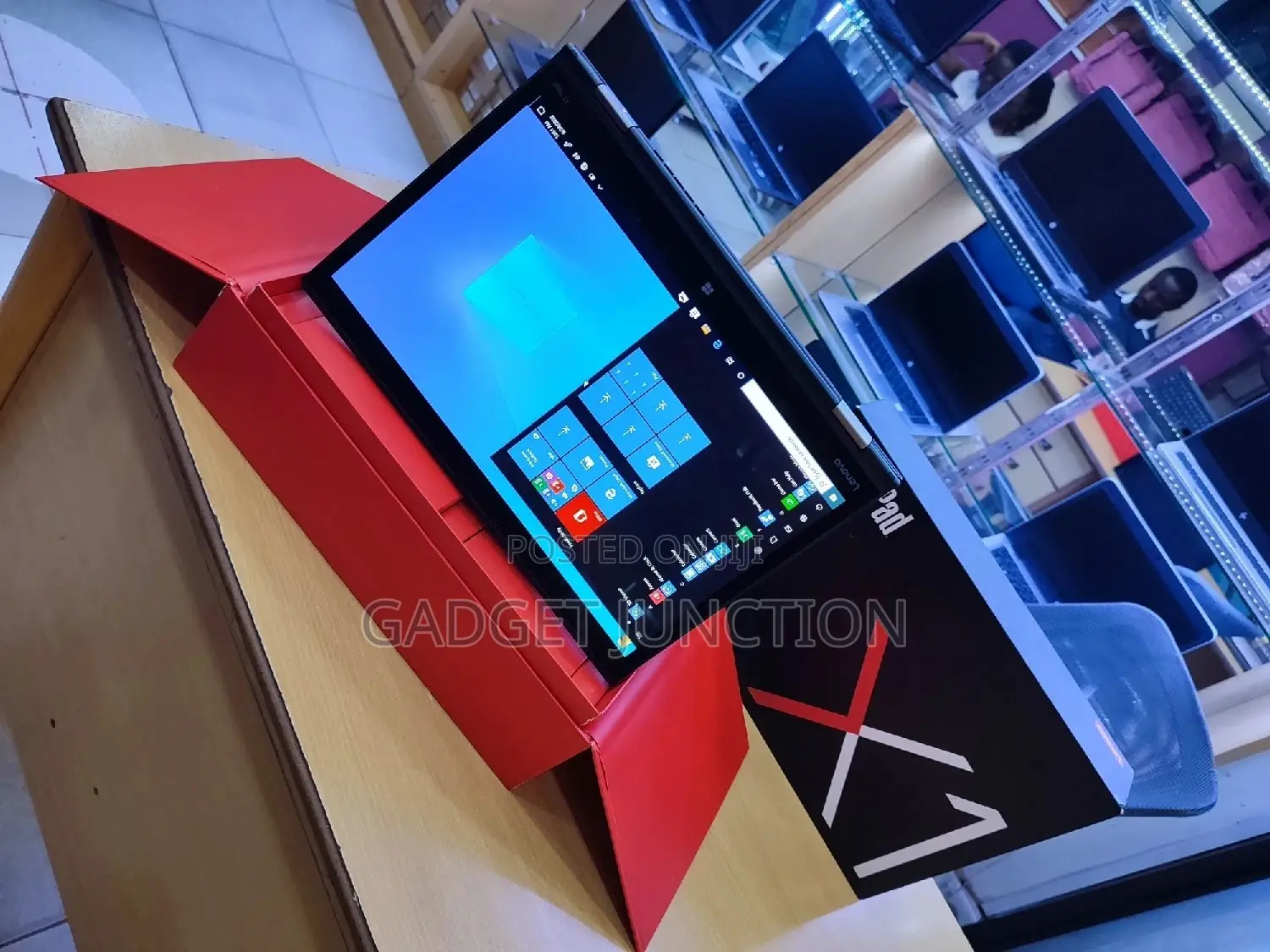 New Laptop Lenovo Thinkpad X1 Yoga 16GB Intel Core I7 SSD 512GB