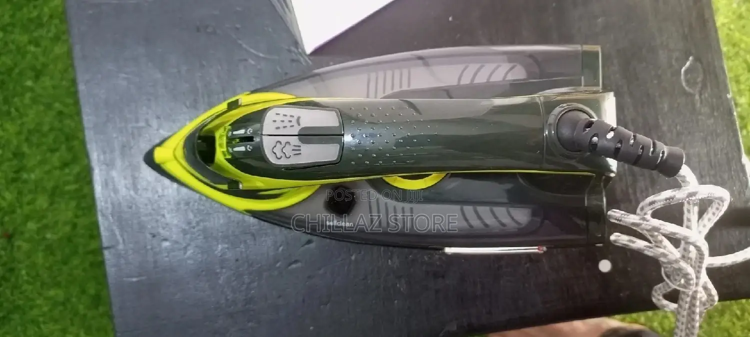 Avinas Professional Steam Iron.