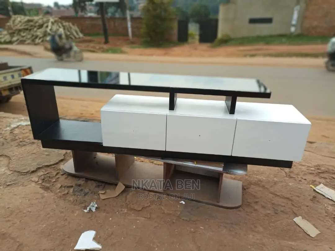 Black and White Glassed Tv Stand