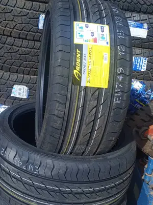 255/35r18 Adent
