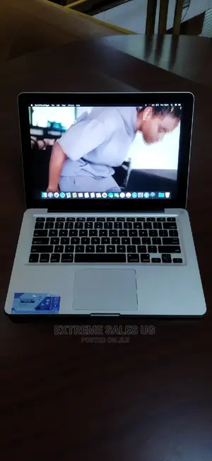 Laptop Apple MacBook Pro 2011 3GB Intel Core I5 HDD 256GB
