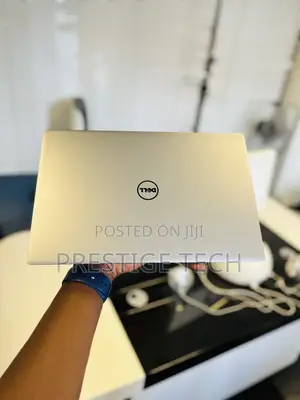 New Laptop Dell XPS 13 8GB Intel Core I5 SSD 256GB