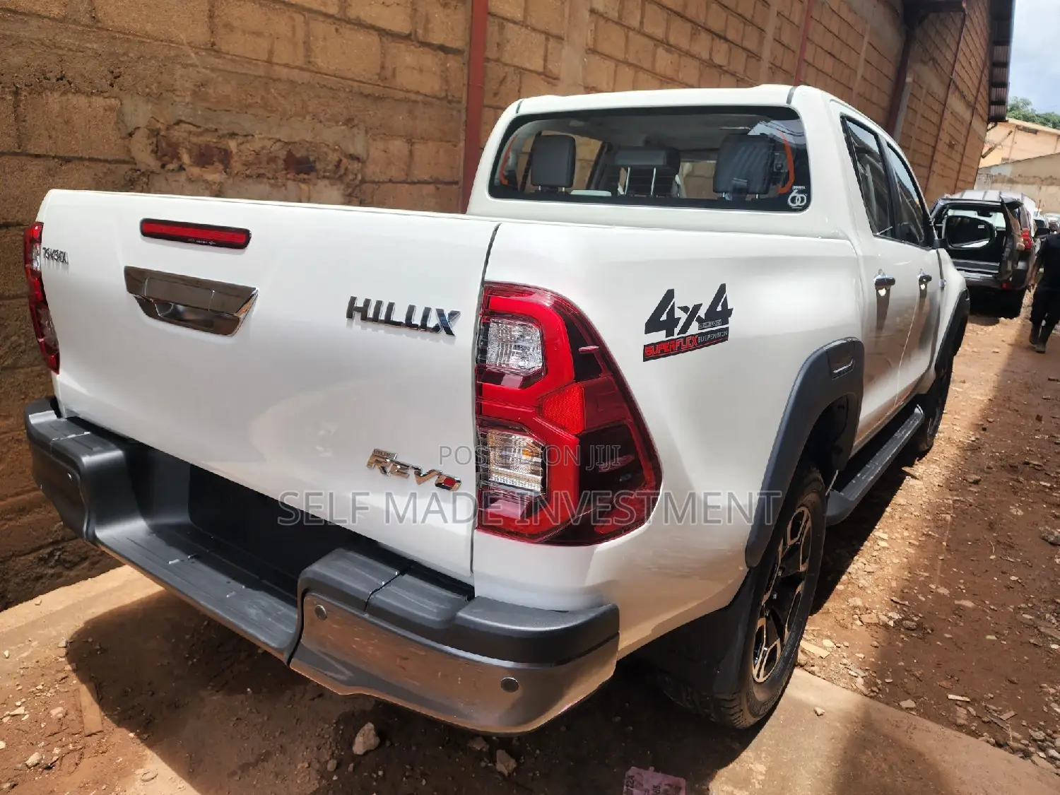 Toyota Hilux 2022 White