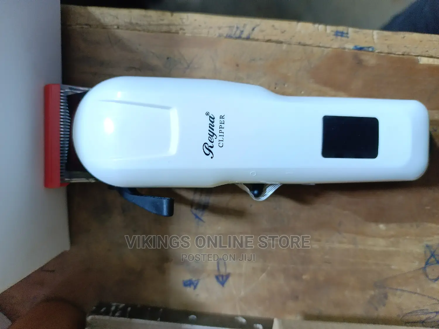 Reyna Professional Rechargeable Hair Clipper
