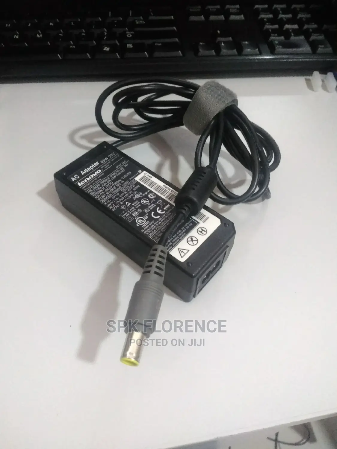 Lenovo Round Pin Adapter 65w ,20v