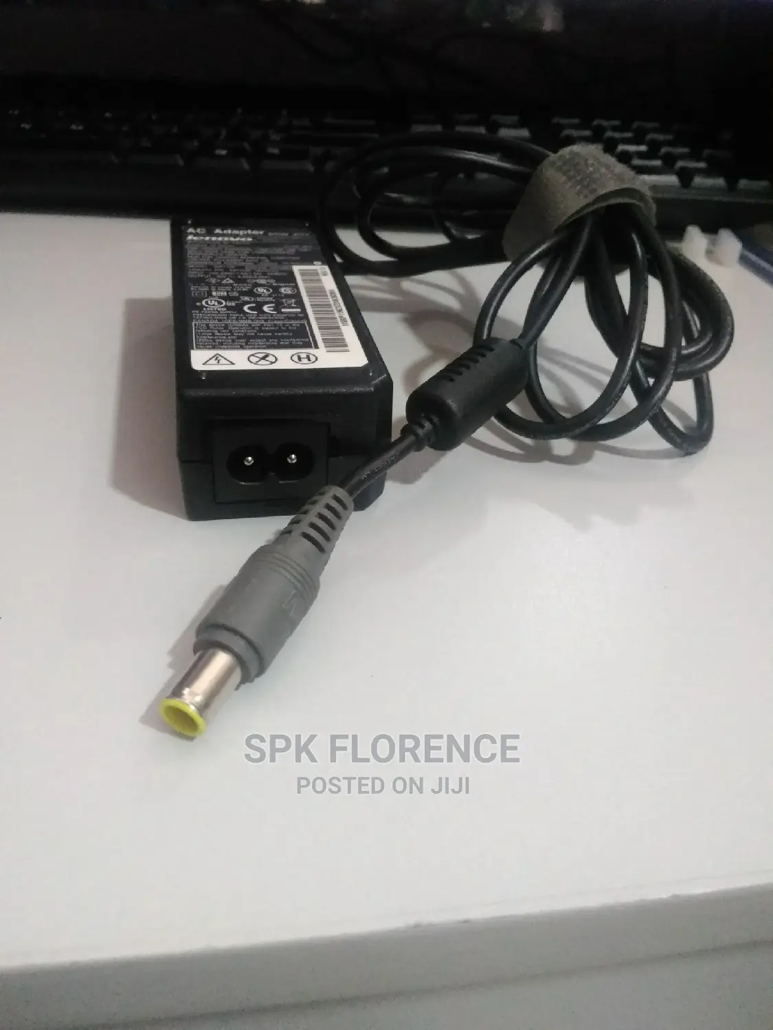 Lenovo Round Pin Adapter 65w ,20v