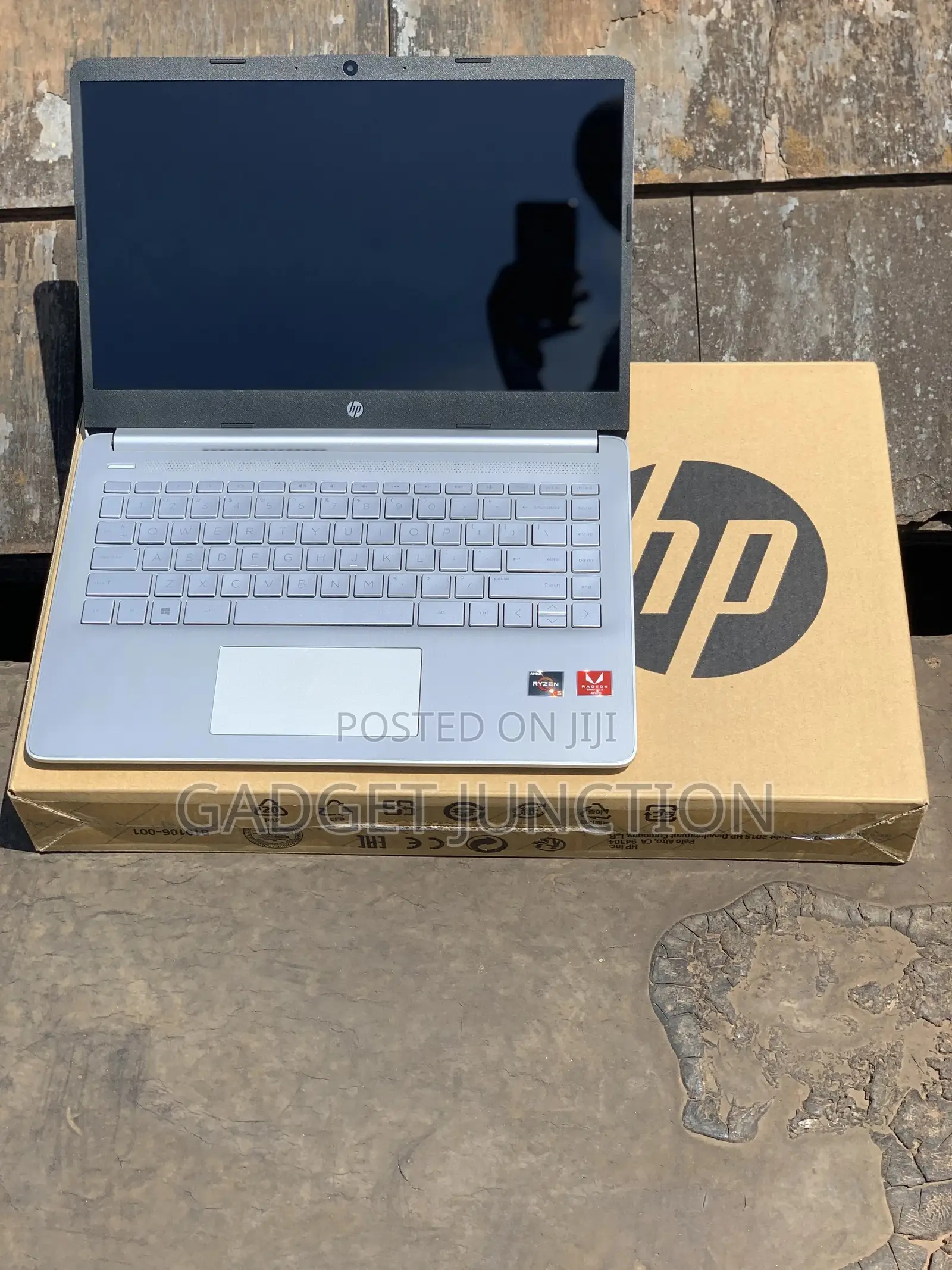 New Laptop HP 8GB AMD Ryzen 5 SSD 256GB