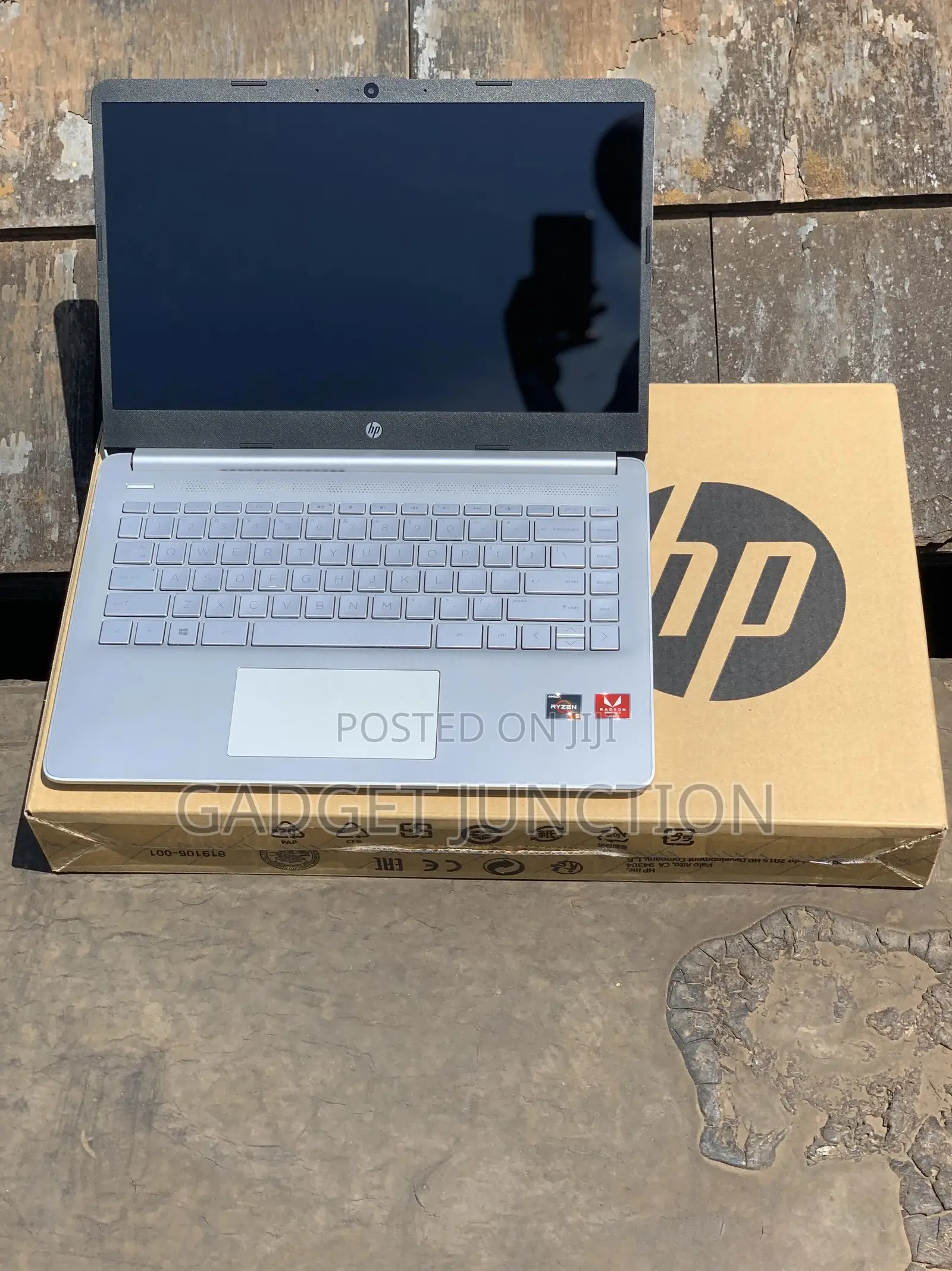 New Laptop HP 8GB AMD Ryzen 5 SSD 256GB