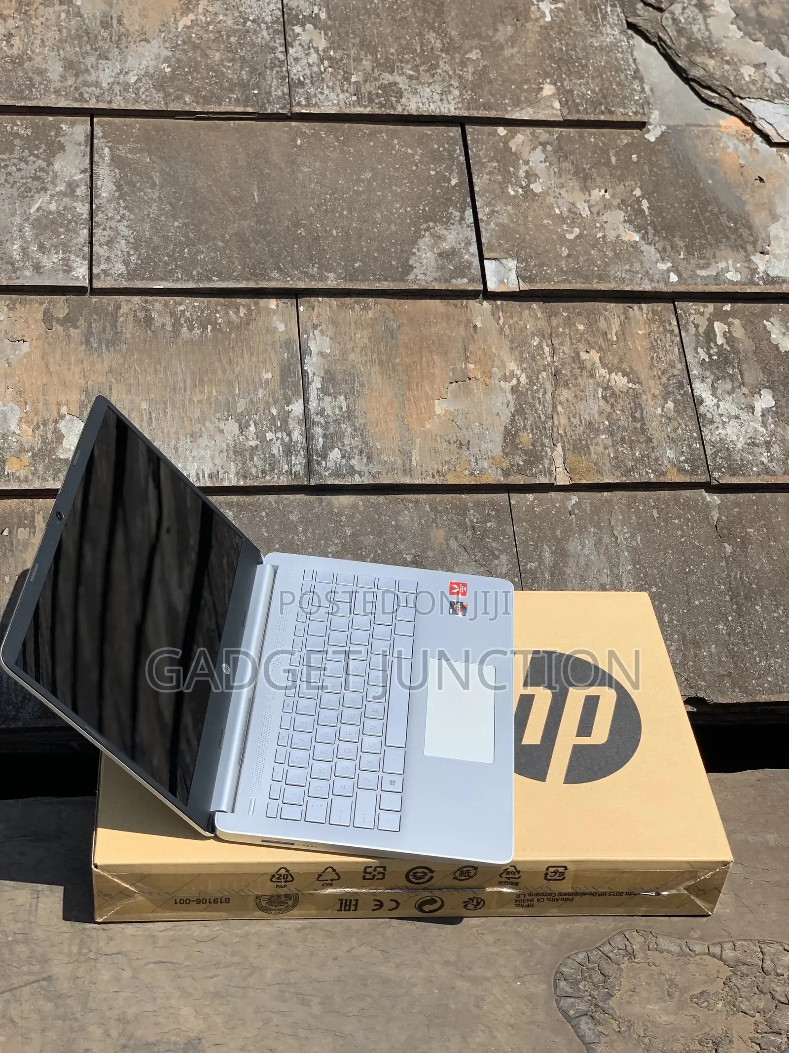 New Laptop HP 8GB AMD Ryzen 5 SSD 256GB
