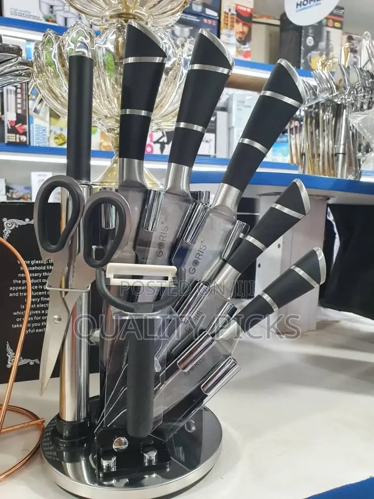 Metallic Knife Set.