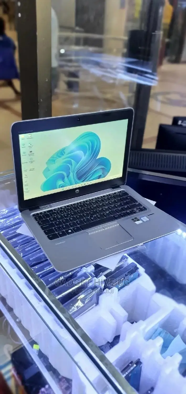 Laptop HP EliteBook 820 G3 8GB Intel Core I5 SSD 256GB