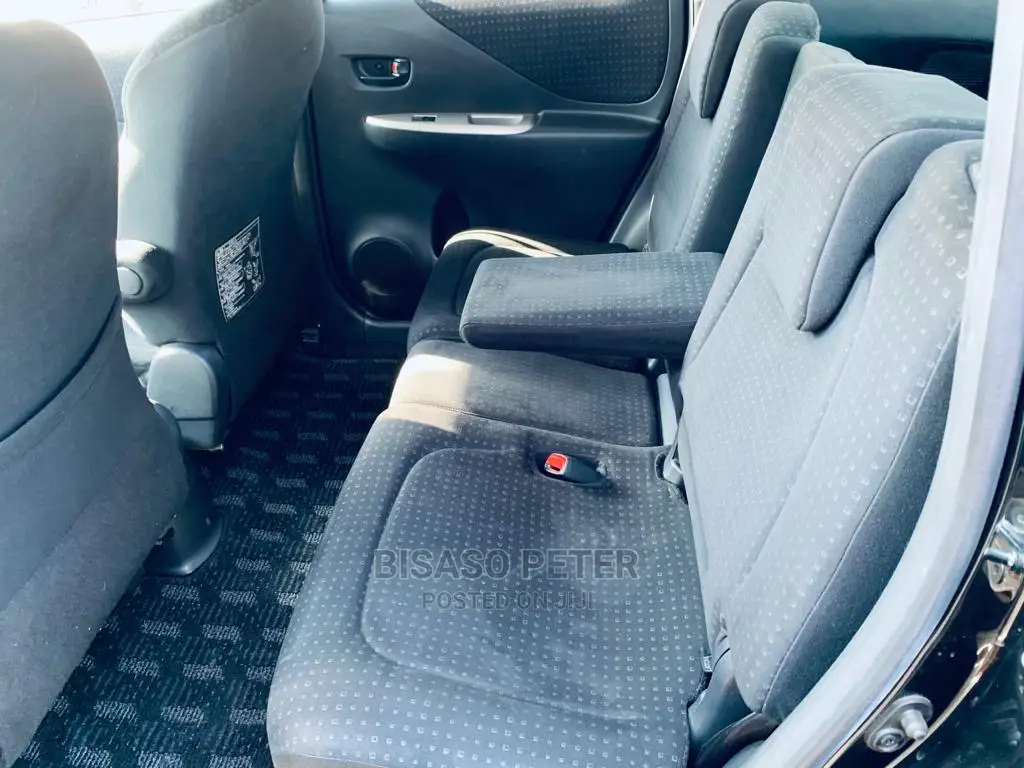 Toyota Ractis 2009 Black