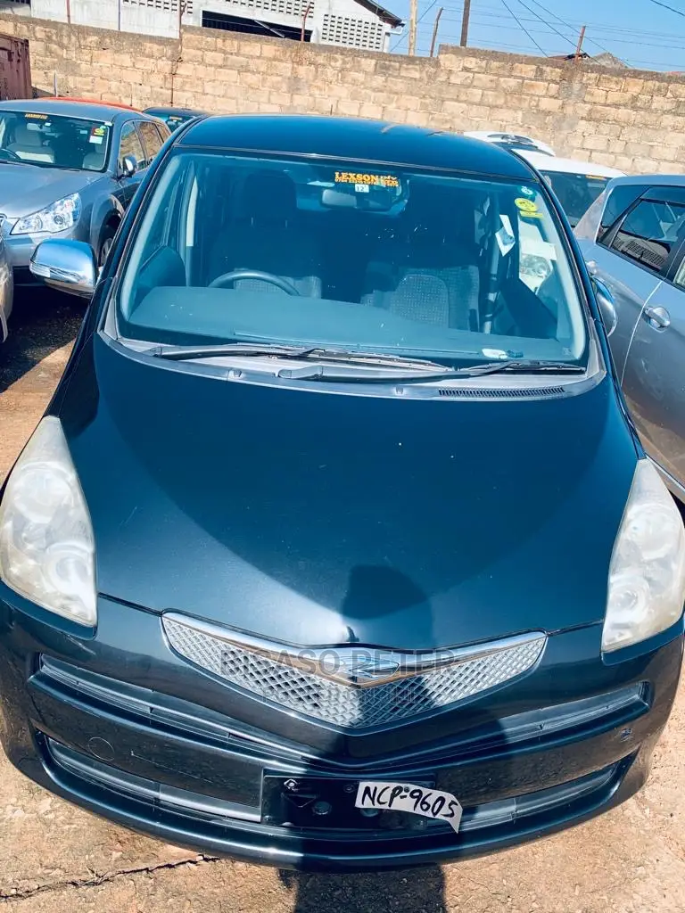 Toyota Ractis 2009 Black
