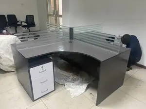 Workstation/Staff Desk