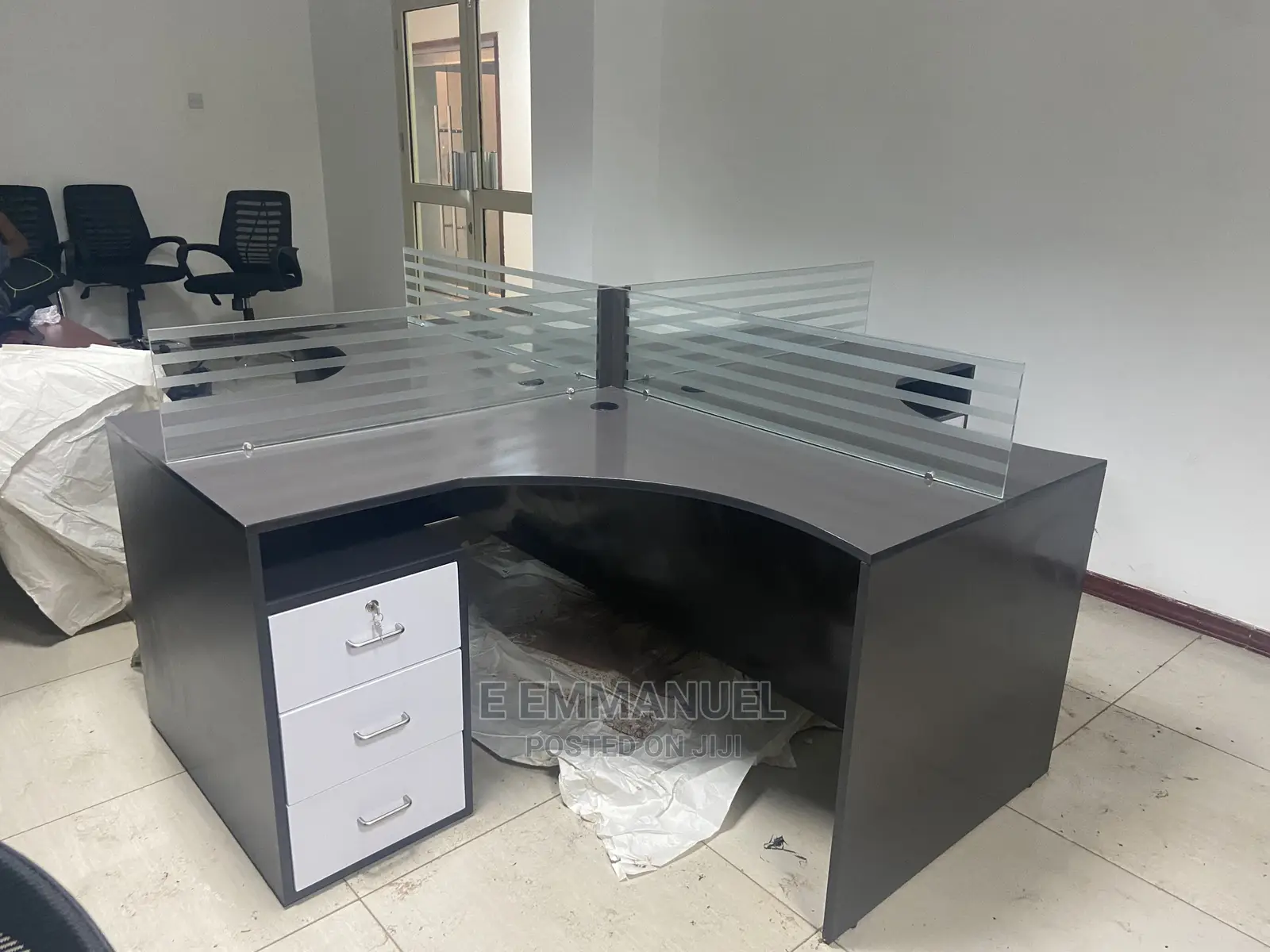 Workstation/Staff Desk