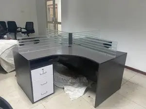 Workstation/Staff Desk