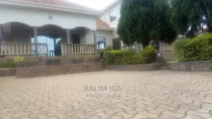 5bdrm Duplex in Kololo Property, Central Division for Rent