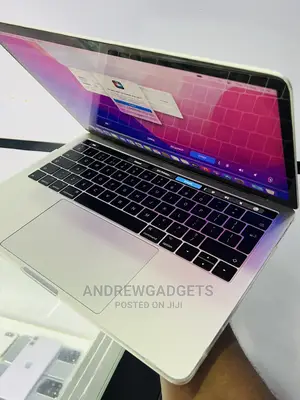Laptop Apple MacBook Pro 8GB Intel Core I5 SSD 512GB