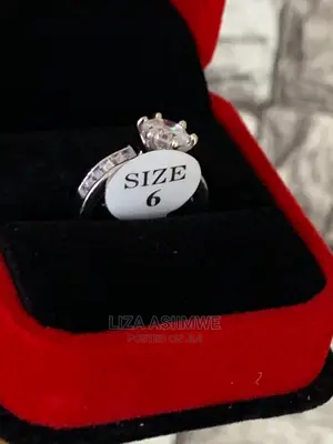 Engagement Rings Available at a Good and Fair Price