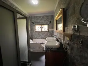 5bdrm Bungalow in Bbunga, Central Division for Rent
