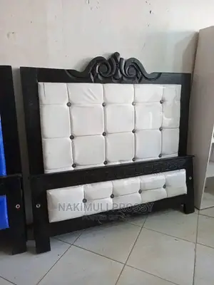 4*6 Bed Leather White and Black