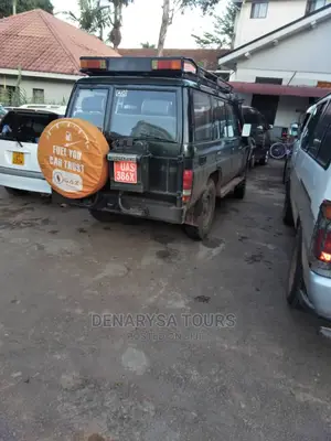 Tour Landcruiser for Hire-Rent