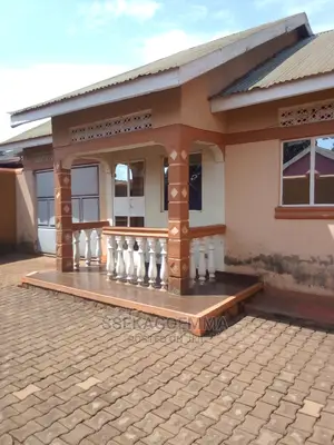 3bdrm House in Lweza, Ssabagabo-Makindye for sale