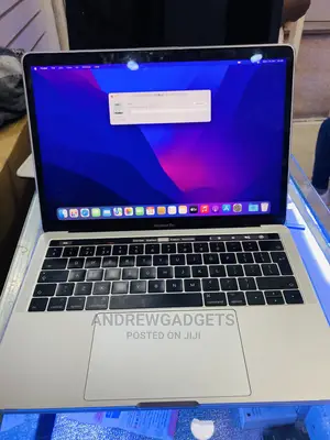 Laptop Apple MacBook Pro 2017 8GB Intel Core i5 SSD 512GB