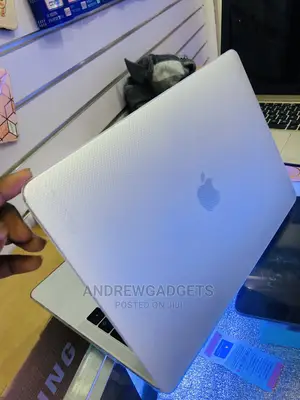 Laptop Apple MacBook Pro 2017 8GB Intel Core i5 SSD 512GB
