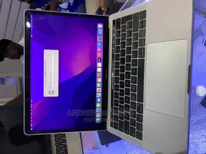 Laptop Apple MacBook Pro 2017 8GB Intel Core i5 SSD 512GB
