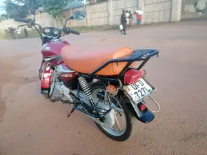 New TVS HLX 125 2021 Red