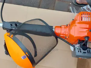Husqvarnar 143r2 Trimmer/ Grass Cutter