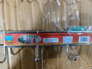 Stainless Steel Twisting Towel Hanger .