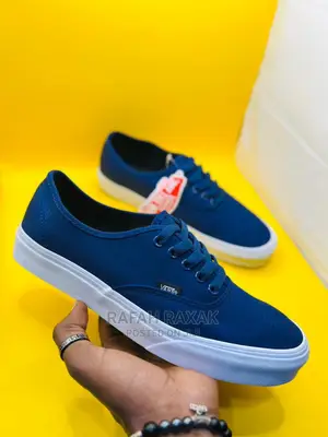 Original Classy Black/White Van's Off the Wall