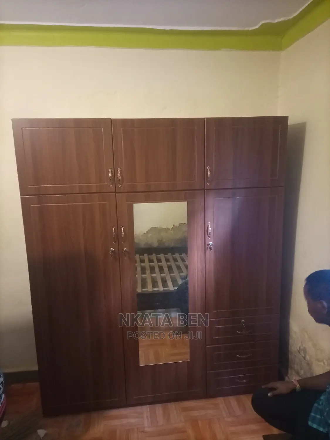 Dark Walnut Wardrobe 6*7 Feet