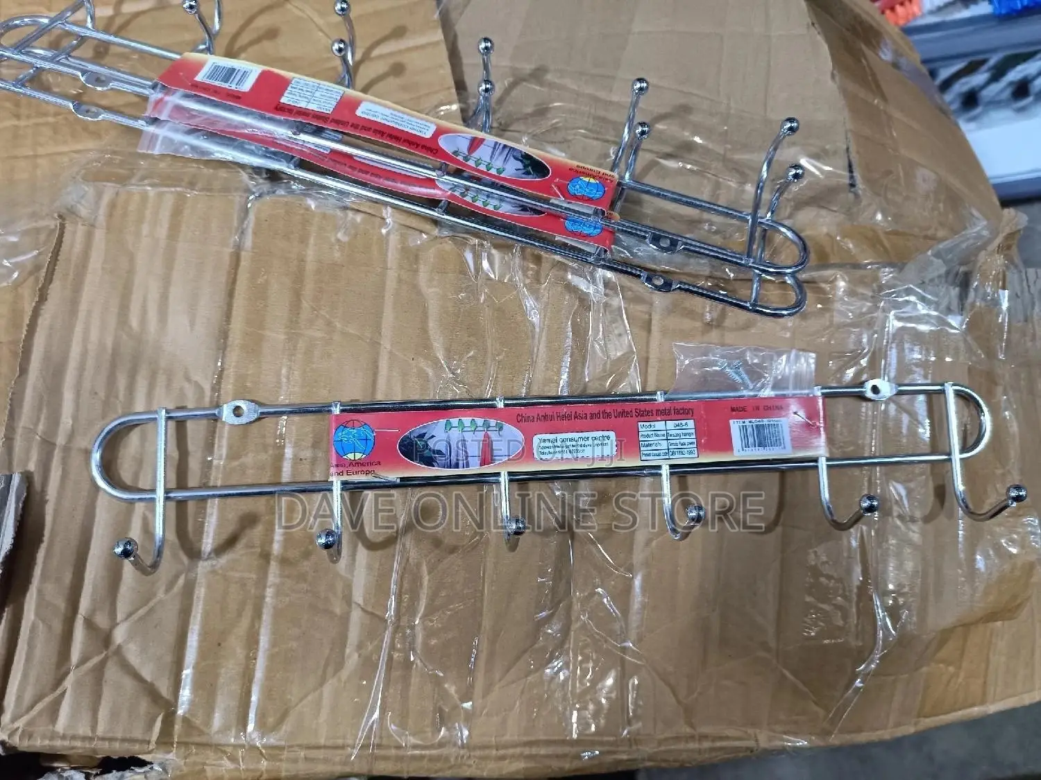 Stainless Steel Twisting Towel Hanger .