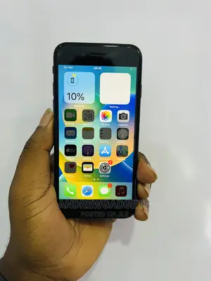 Apple iPhone SE (2020) 64 GB Black