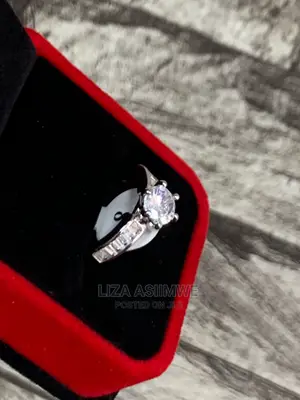 Engagement Rings Available With the Ring Box
