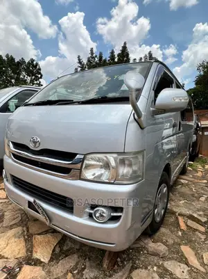 Toyota Grand HiAce 2009 Silver